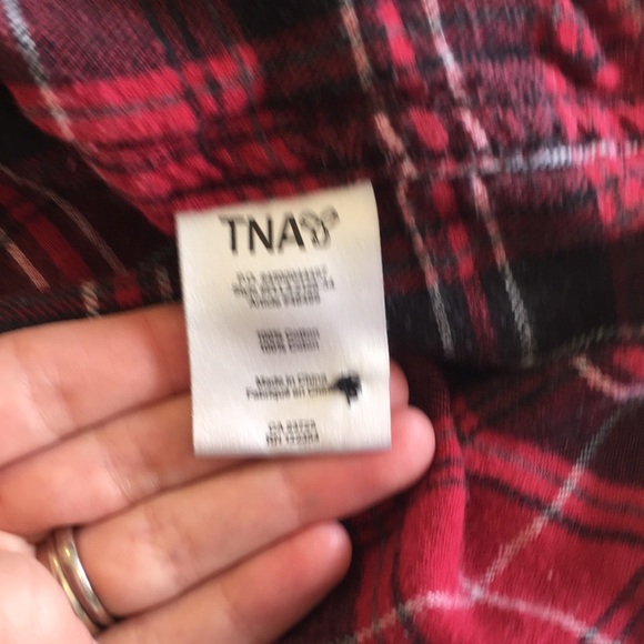 Aritzia TNA Flannel button down - Picture 5 of 6